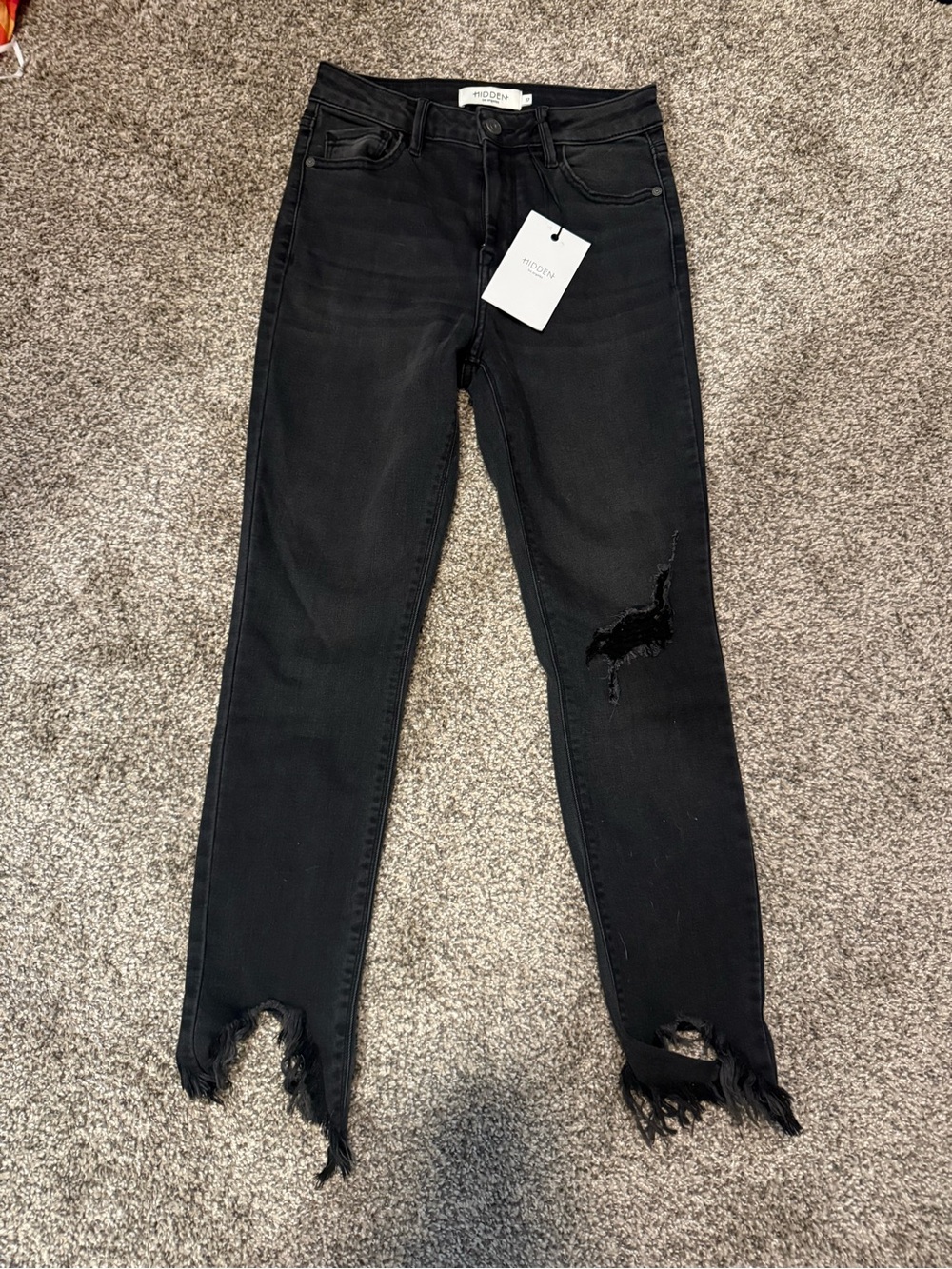 Distressed Black Skinny Jean